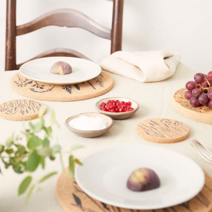 Liga
Native Grasses Cork Placemat & Coasters
