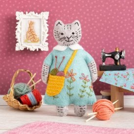 Mrs Cat Loves Knitting Wool Mix Felt Craft Kit