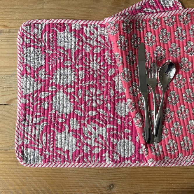 Essential Designs London Bright Pink Floral Quilted Reversible Tablemat