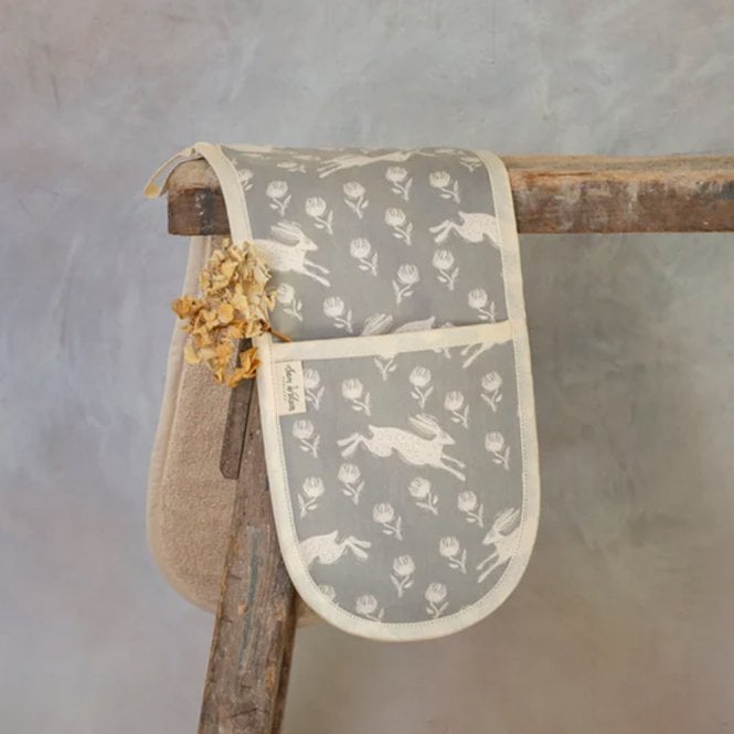 Sam Wilson Studio Running Hare Grey Cotton Oven Gloves